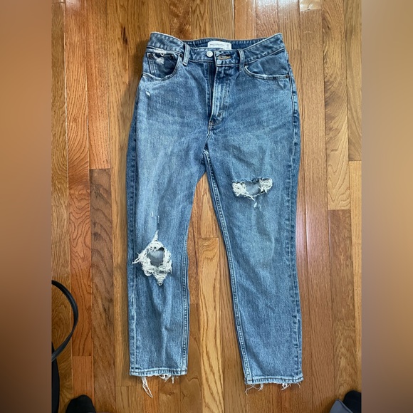 Abercrombie & Fitch High Rise Mom Jean CURVE LOVE - Picture 1 of 6